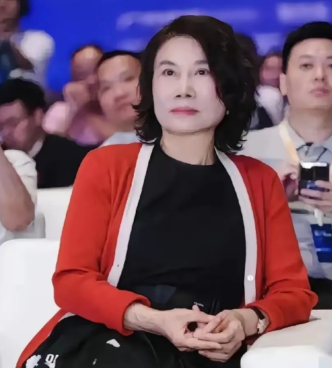 皇冠体育APP下载-脸都不要了！格力新空调的箱子正面直接印着“全铜管”这几个字